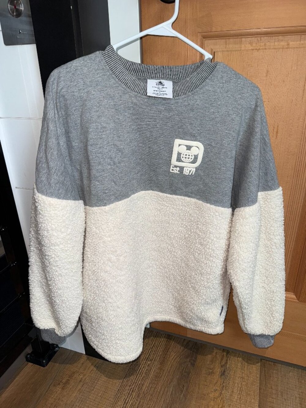 Authentic Walt Disney World Sherpa Fleece Spirit Jersey Unisex Size Small